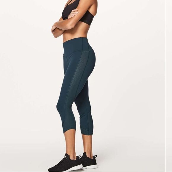 Lululemon Ready Set Go Crop (21")
Submarine size 4 - Picture 8 of 15